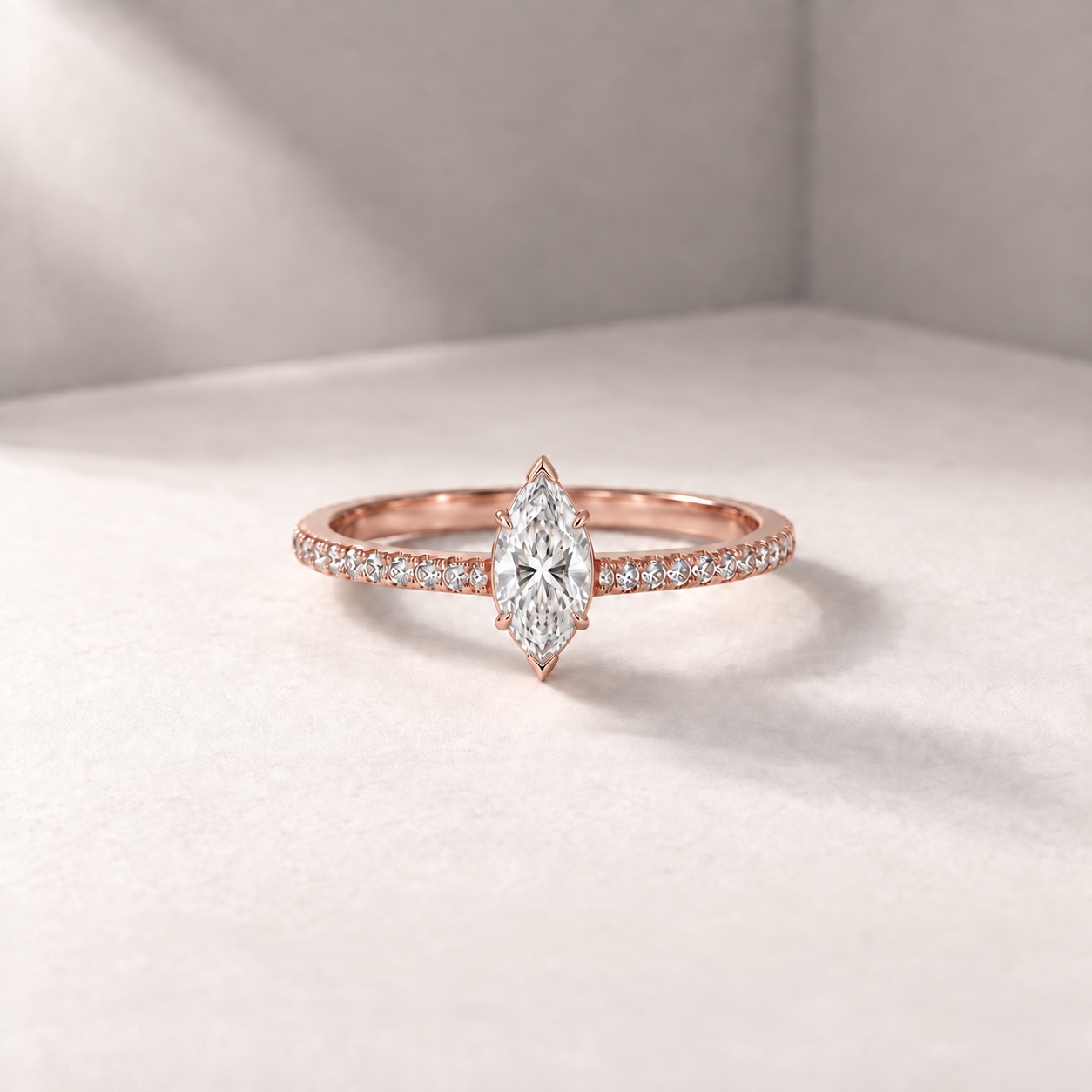 Marquise met pavé in roségoud